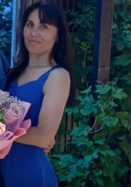 Ирина из Ульяновска, мне 47, познакомлюсь на одну ночь