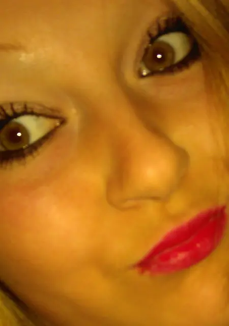 Лариса из Волгодонска, мне 25, познакомлюсь для общения