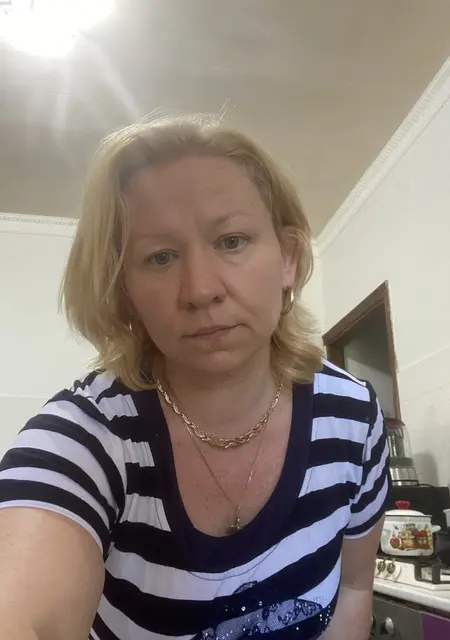 Я Алёнка, 44, из Анапы, ищу знакомство для постоянных отношений
