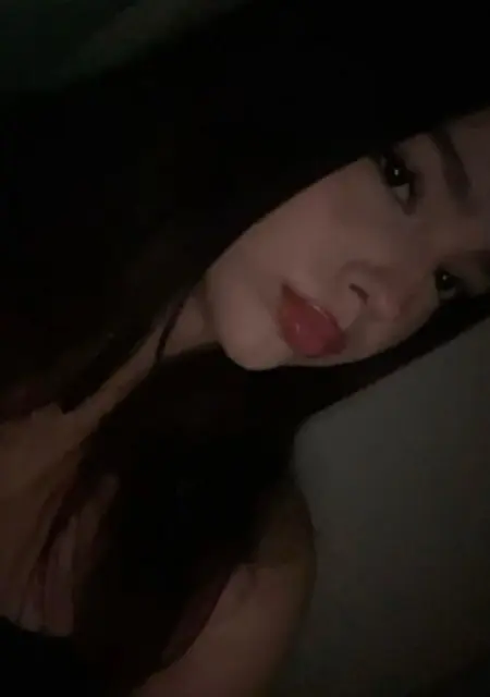 Я Амелия, 18, знакомлюсь для открытые отношения в Архангельске