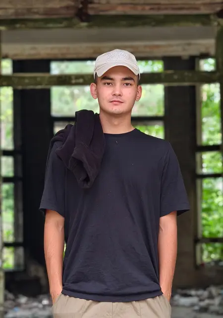 Sanitar из Мулина, мне 25, познакомлюсь на одну ночь