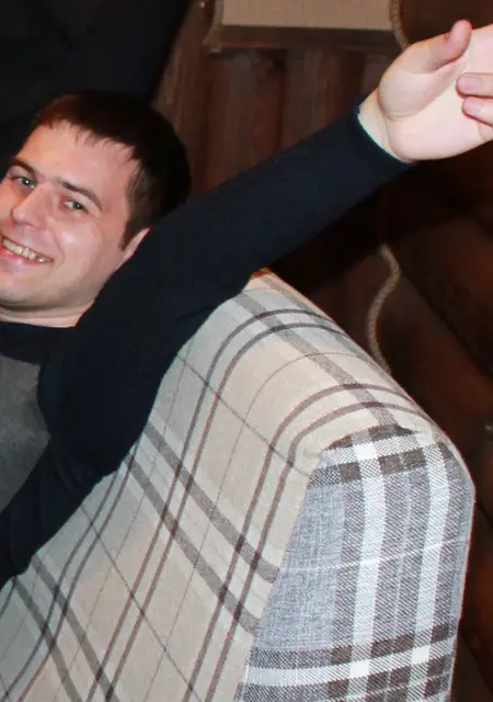 Я Андрей, 40, из Ленинградской, ищу знакомства без обязательств