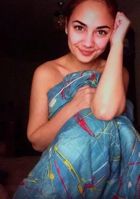 Alina из Крымска, ищу на сайте знакомства без обязательств